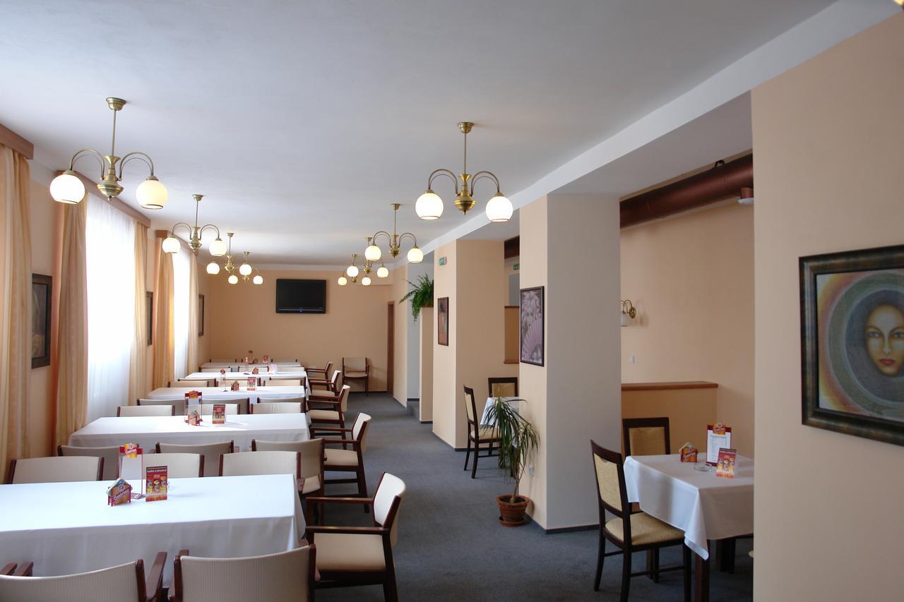 Hotel Manes Svratka Exterior foto